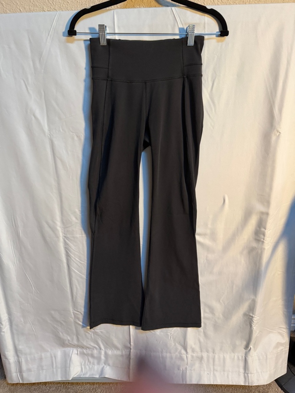Lululemon Groove Flares 32”
Size: 4
Black